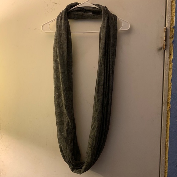 Grey Infinity Scarf - Picture 3 of 3